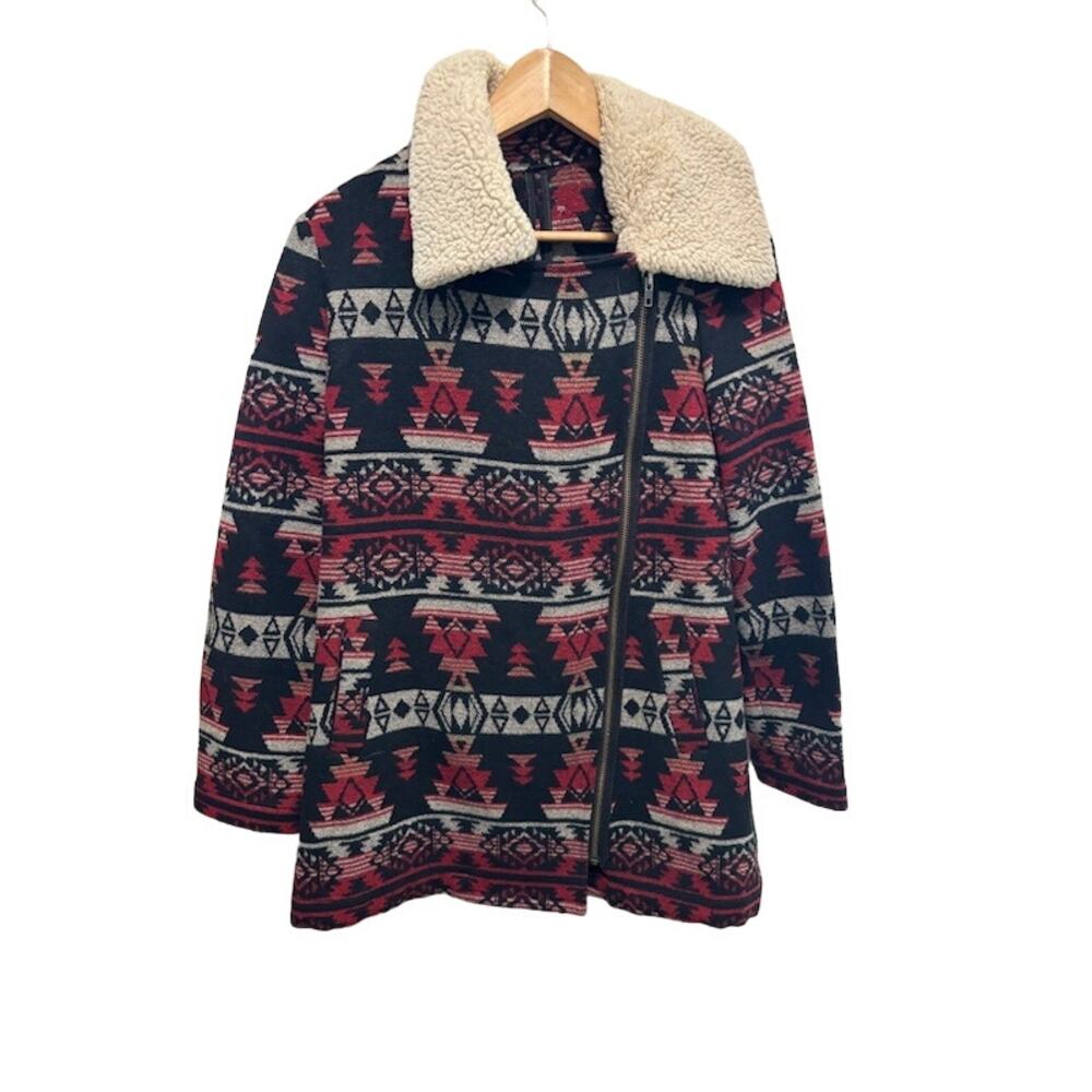 Sun & Shadow Aztec coat jacket Red and Black with faux fur collar sz medium